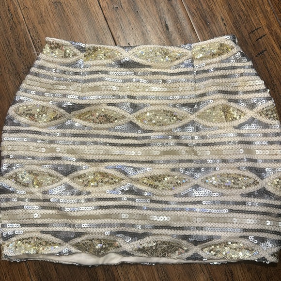 New xs sequins skirt - Picture 3 of 3